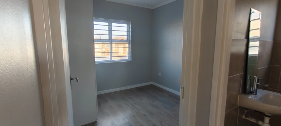 2 Bedroom Property for Sale in Strandfontein Village Western Cape